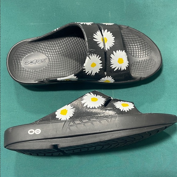 Oofos Daisy Slide, Women's 8 Men's 6 - Picture 3 of 5